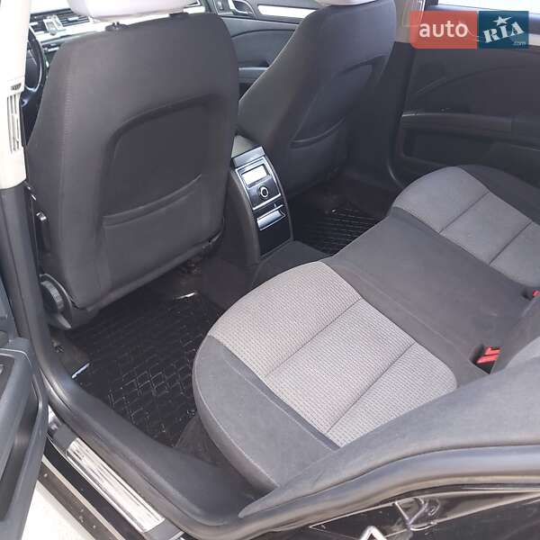 Ліфтбек Skoda Superb 2012 в Дніпрі