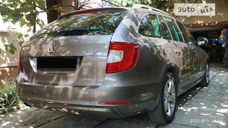 Універсал Skoda Superb 2010 в Береговому