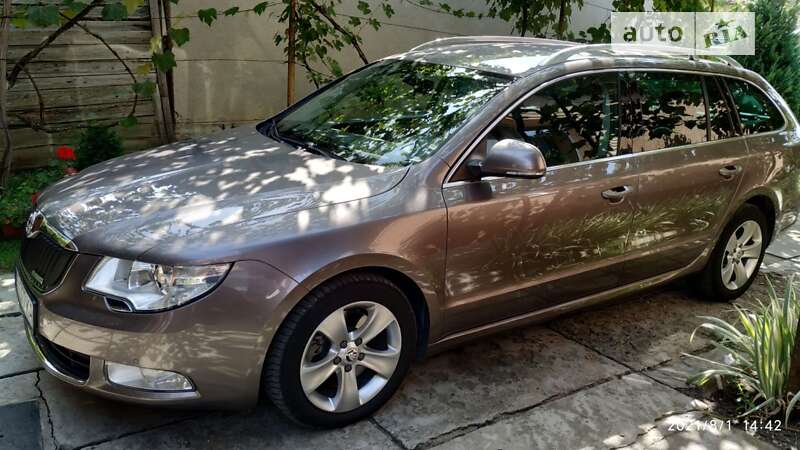 Універсал Skoda Superb 2010 в Береговому