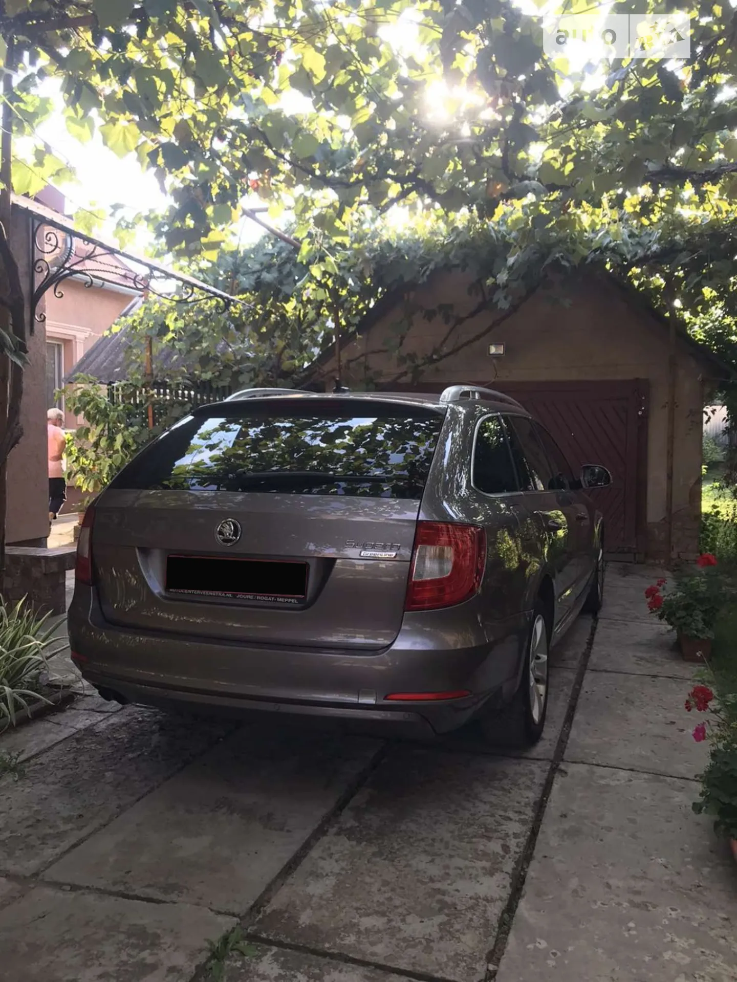 2010 Skoda Superb - мініатюра 18