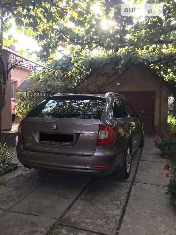 Універсал Skoda Superb 2010 в Береговому