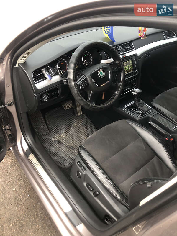 Універсал Skoda Superb 2010 в Гощі