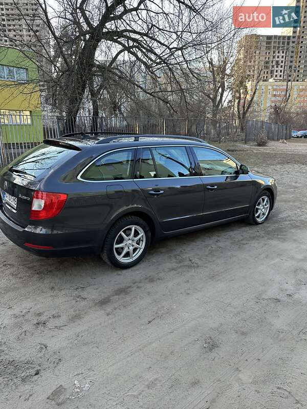 Универсал Skoda Superb 2010 в Киеве