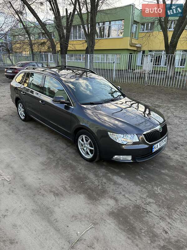 Универсал Skoda Superb 2010 в Киеве