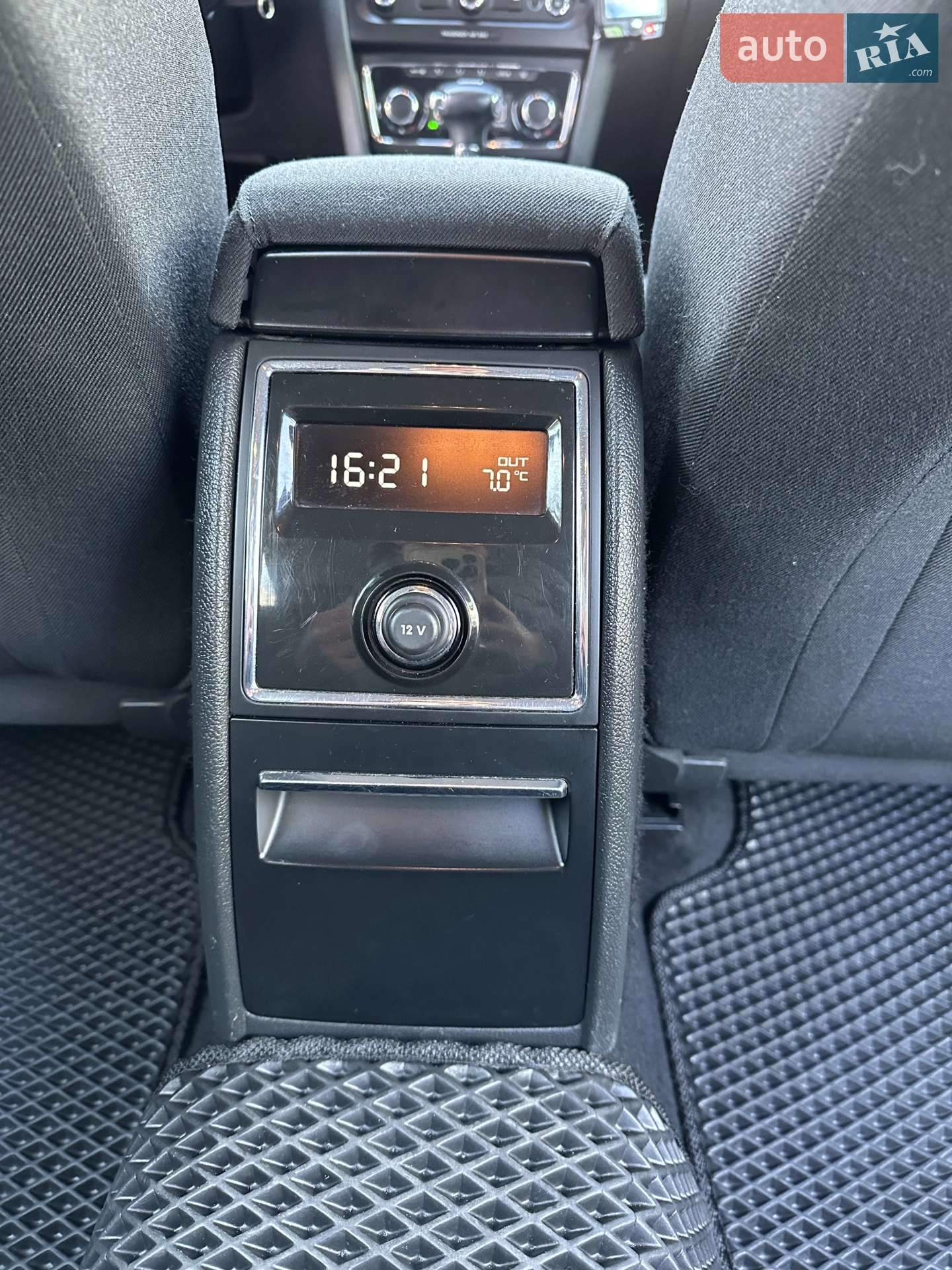 2010 Skoda Superb - мініатюра 16