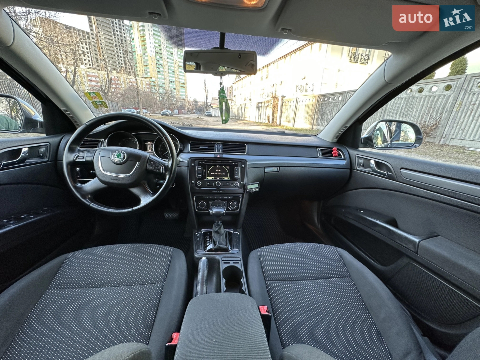 2010 Skoda Superb - мініатюра 22