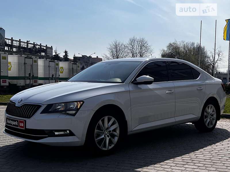 Лифтбек Skoda Superb 2017 в Львове