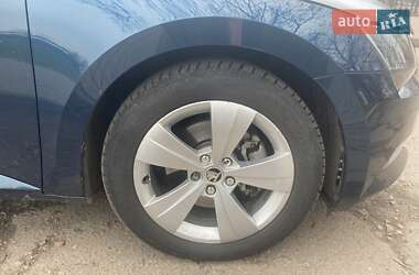 Універсал Skoda Superb 2017 в Кропивницькому