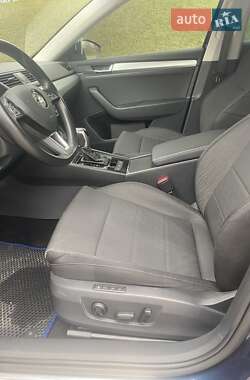 Універсал Skoda Superb 2017 в Кропивницькому