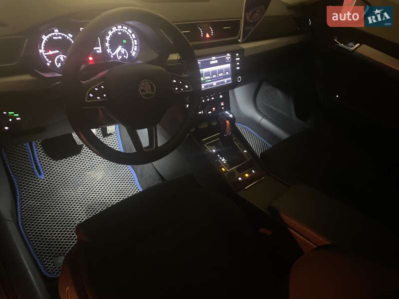 Универсал Skoda Superb 2017 в Кропивницком