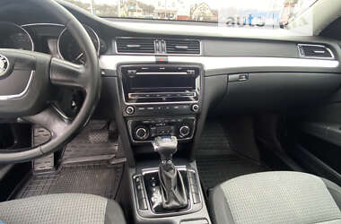 Лифтбек Skoda Superb 2011 в Смеле