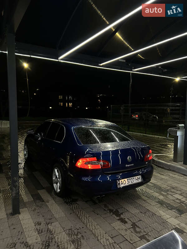 Лифтбек Skoda Superb 2012 в Ужгороде