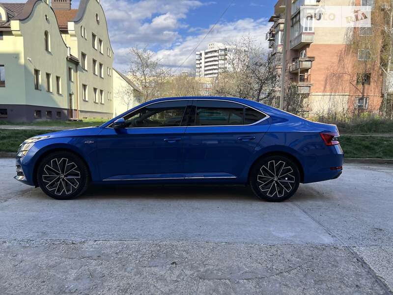 Лифтбек Skoda Superb 2020 в Ужгороде