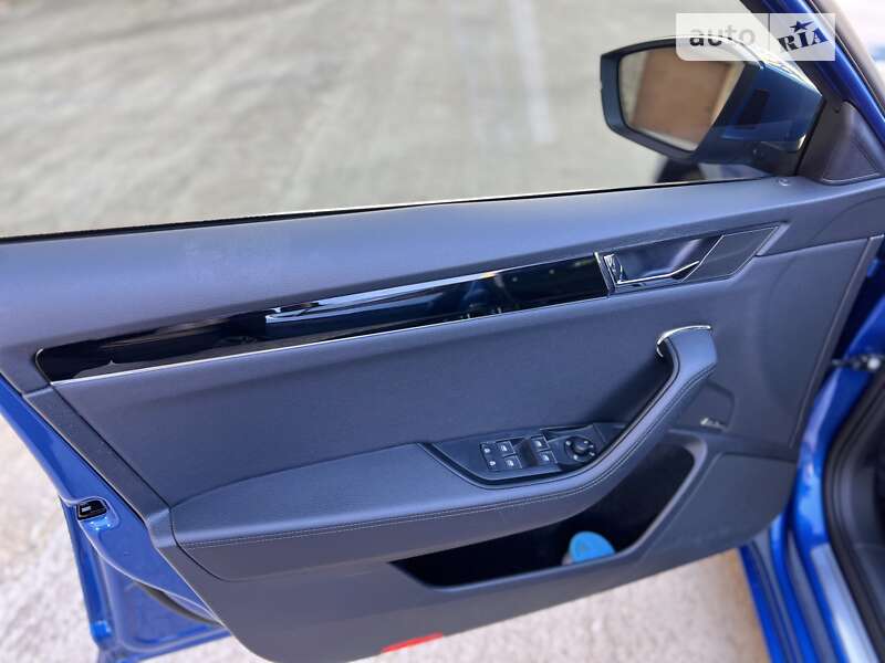 Лифтбек Skoda Superb 2020 в Ужгороде