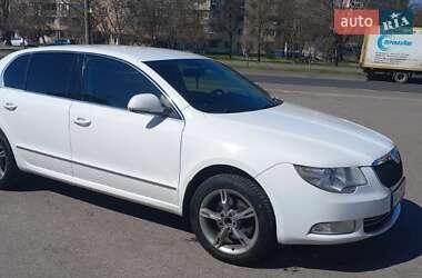 Лифтбек Skoda Superb 2010 в 
