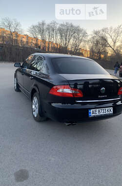 Лифтбек Skoda Superb 2011 в Днепре