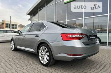 Лифтбек Skoda Superb 2016 в Киеве