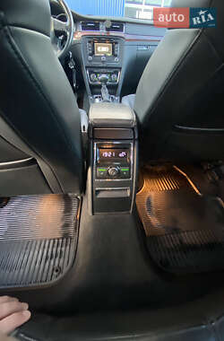 Лифтбек Skoda Superb 2012 в 