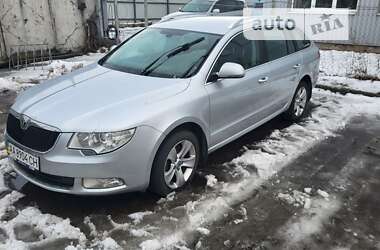 Універсал Skoda Superb 2011 в Києві