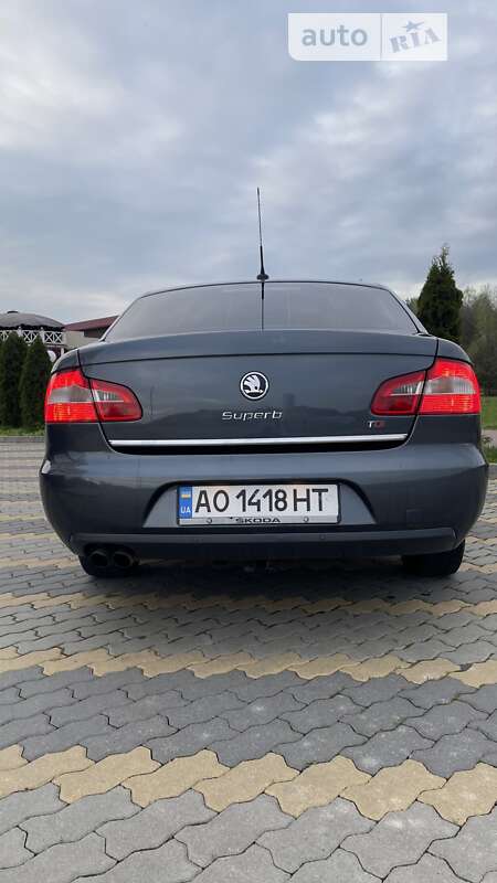 Лифтбек Skoda Superb 2009 в Иршаве