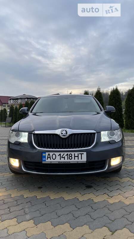 Лифтбек Skoda Superb 2009 в Иршаве