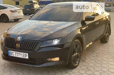 Лифтбек Skoda Superb 2016 в Львове