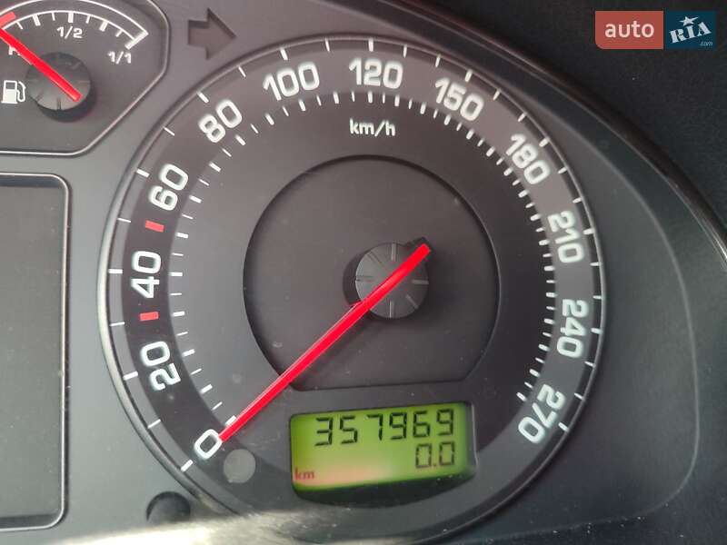 Лифтбек Skoda Superb 2005 в Староконстантинове