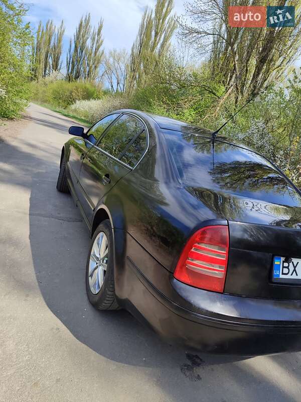 Лифтбек Skoda Superb 2005 в Староконстантинове