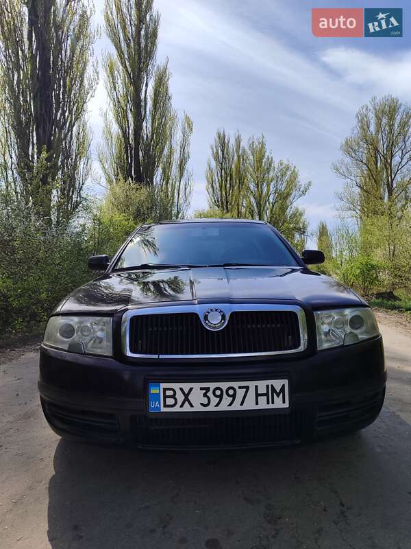 Лифтбек Skoda Superb 2005 в Староконстантинове