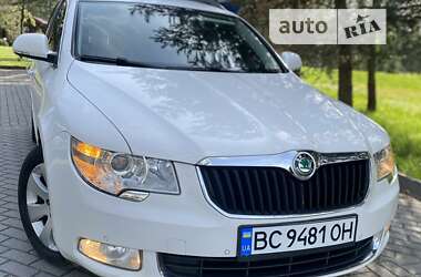 Універсал Skoda Superb 2011 в Дрогобичі