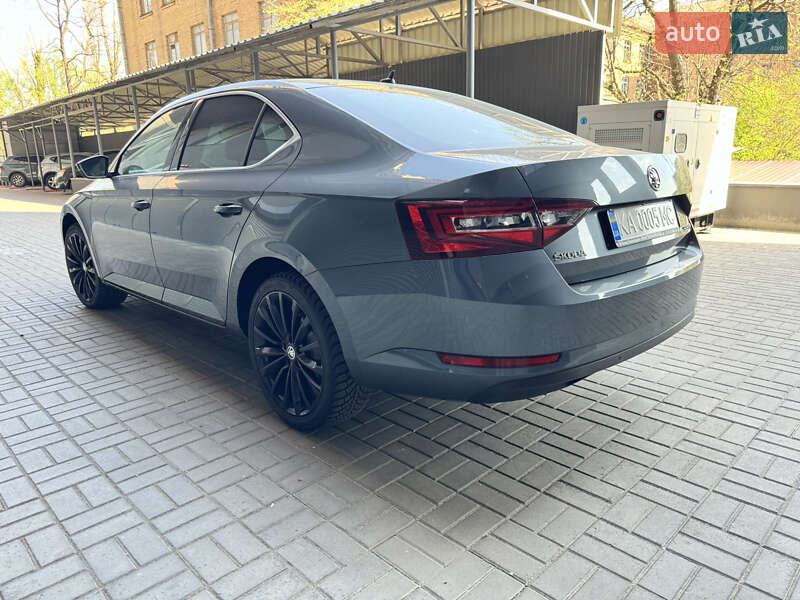 Лифтбек Skoda Superb 2018 в Киеве