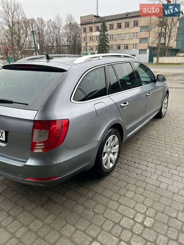 Универсал Skoda Superb 2010 в Надворной