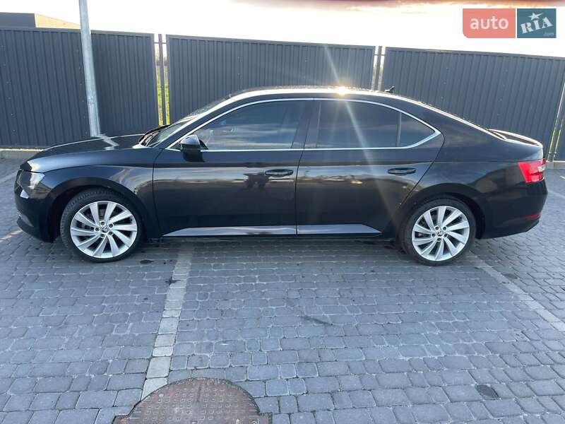 Лифтбек Skoda Superb 2017 в Мукачево