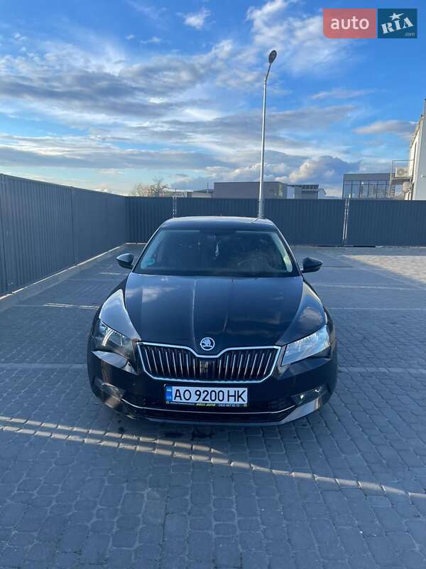 Лифтбек Skoda Superb 2017 в Мукачево