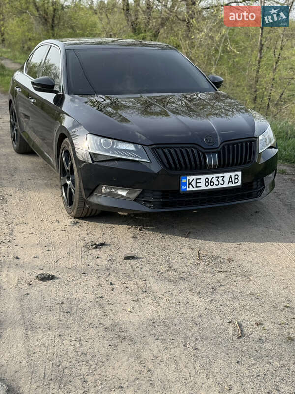 Лифтбек Skoda Superb 2016 в Кривом Роге