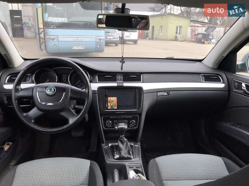 Лифтбек Skoda Superb 2012 в Львове