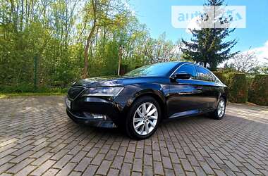 Лифтбек Skoda Superb 2017 в Львове