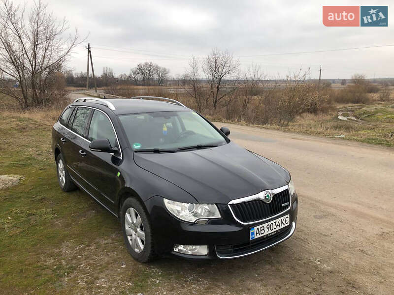 Универсал Skoda Superb 2012 в Калиновке