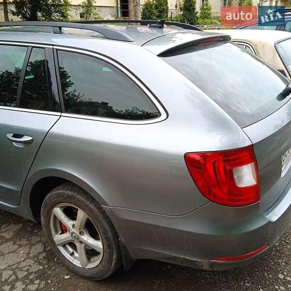 Универсал Skoda Superb 2012 в Бориславе