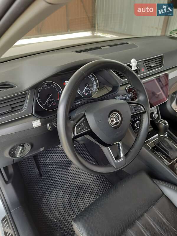 Универсал Skoda Superb 2019 в Ужгороде