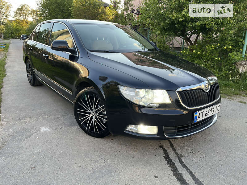 Лифтбек Skoda Superb 2011 в Калуше