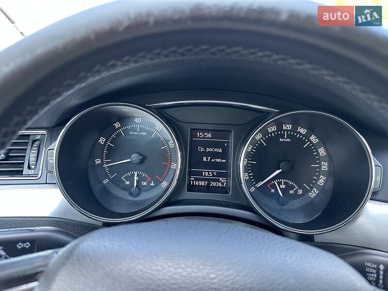 Лифтбек Skoda Superb 2013 в Ужгороде