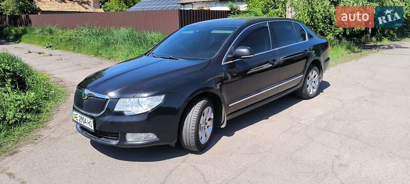 Лифтбек Skoda Superb 2011 в 