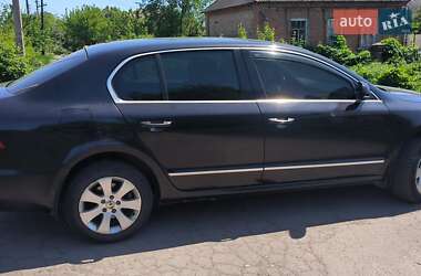 Лифтбек Skoda Superb 2011 в 