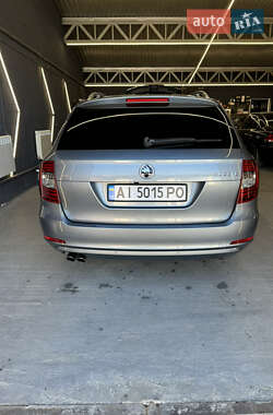 Универсал Skoda Superb 2011 в Вишневом