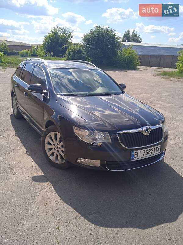 Універсал Skoda Superb 2010 в Гадячі