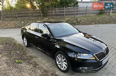 Лифтбек Skoda Superb 2016 в 