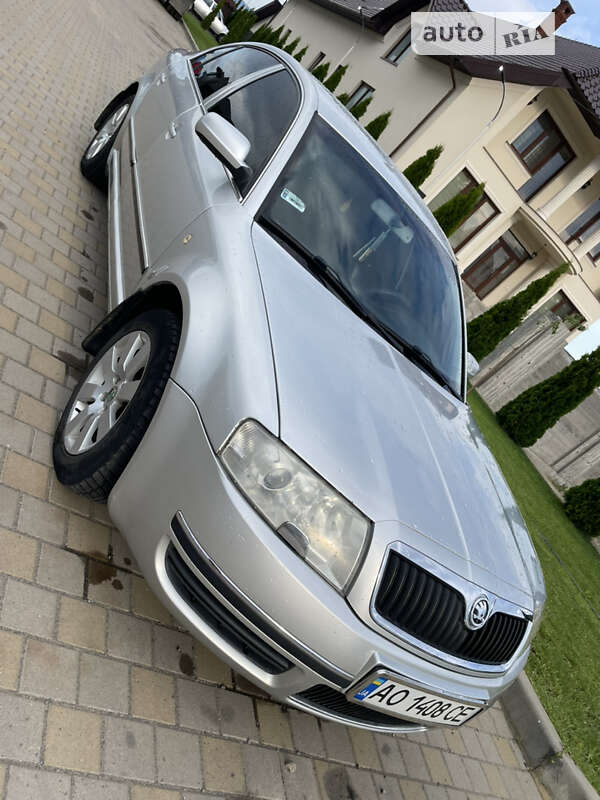 Ліфтбек Skoda Superb 2005 в Виноградові