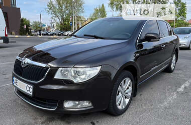 Ліфтбек Skoda Superb 2013 в Дніпрі