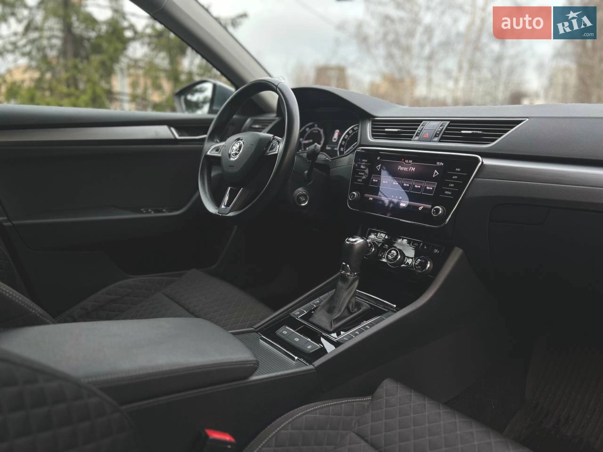 2018 Skoda Superb - мініатюра 2